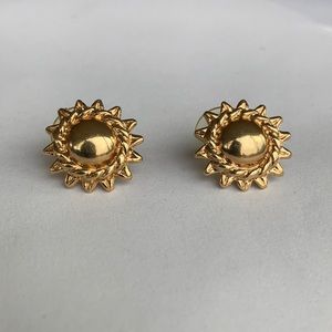 🍀 2 for $20 — Vintage Gold Tone Sun-shaped Stud Earrings